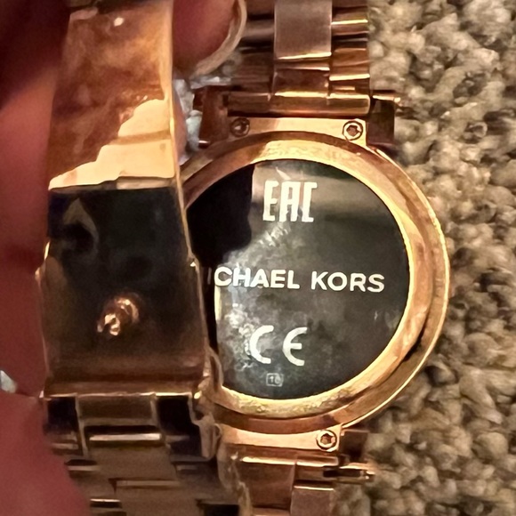 COPY - Micheal Kors smartwatch fit tracker - Picture 5 of 7